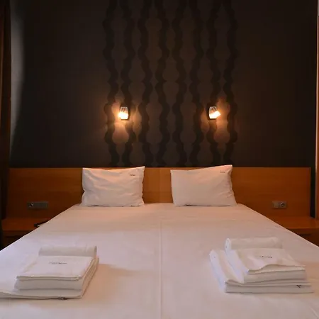 Super Premium Two Bedroom On Vitosha Boulevard شقة صوفيا